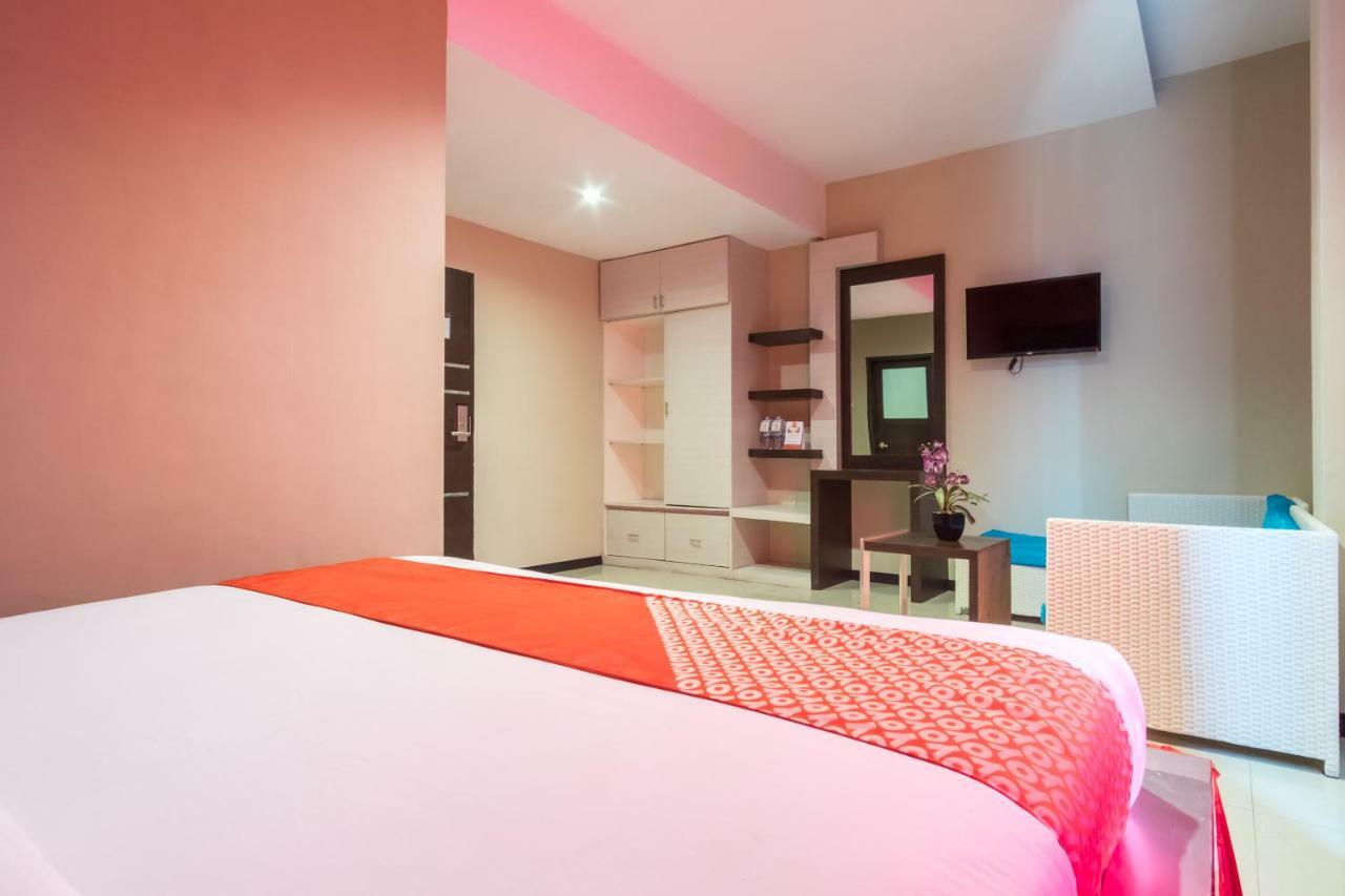 OYO 711 Salam Residence Syariah Medan Bagian luar foto